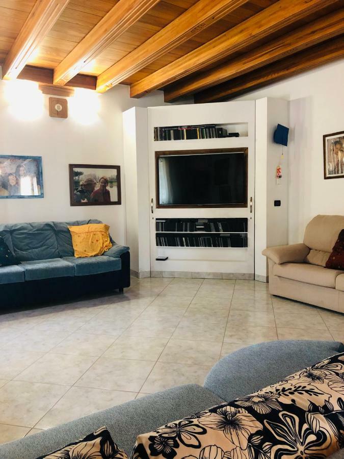 Merlara Villamoreno المظهر الخارجي الصورة